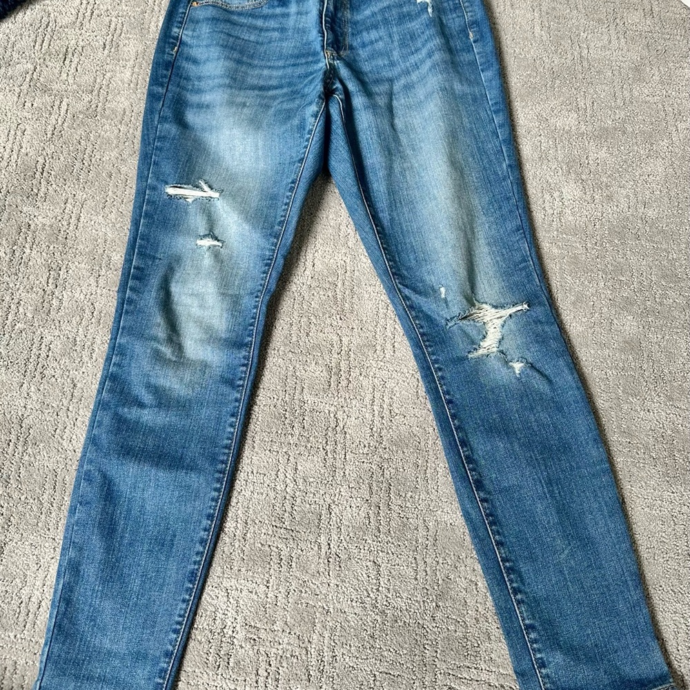 Universal Thread High Rise Skinny Jean - Picture 2 of 4